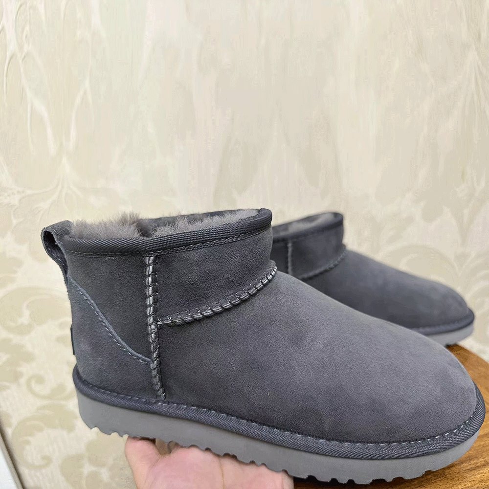 UGG Women's Classic Ultra Mini Boot - Image 3