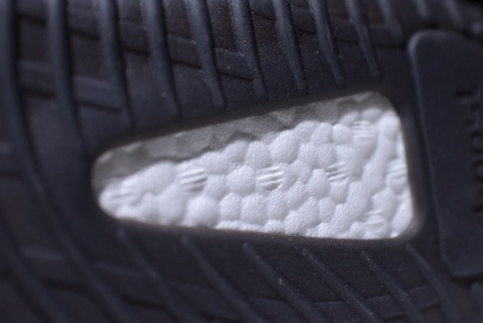 Yeezy Supreme Boost 350 V2 BLACK AND RED - Image 4