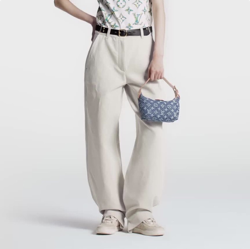 LV HILLS POCHETTE Denim Handbag M82949 - Image 2