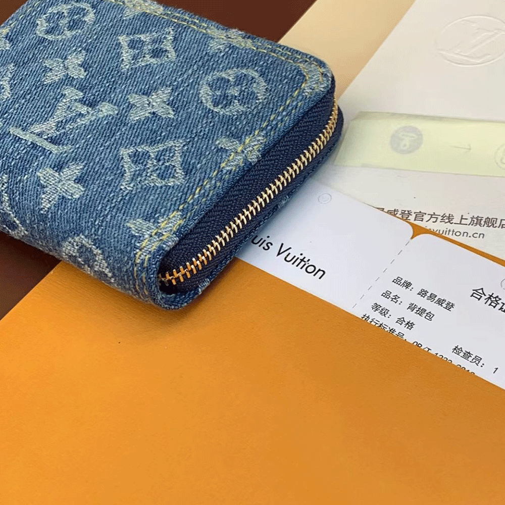 LV  Monogram jacquard denim bag - Image 6