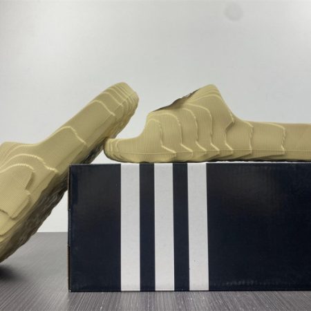 Yeezy Slide new collection 2 - Image 10