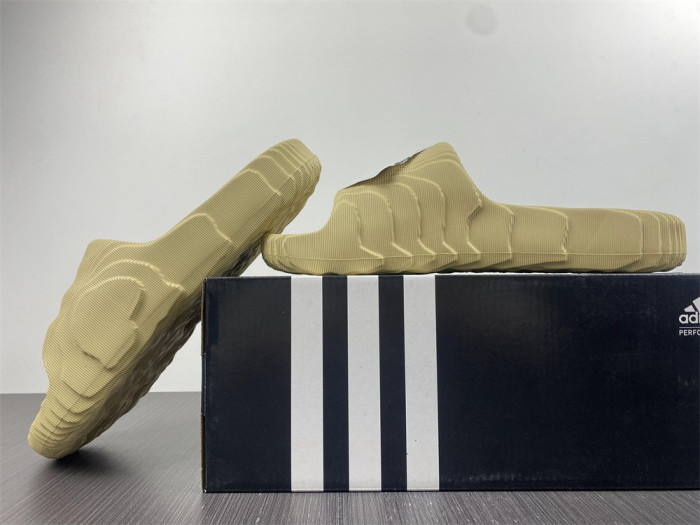 Yeezy Slide new collection 2 - Image 10