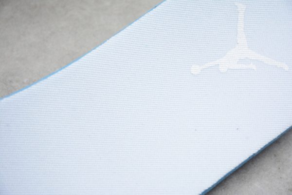 AIR Jordan 11 White Metallic Silver Vast Grey AR0715-100