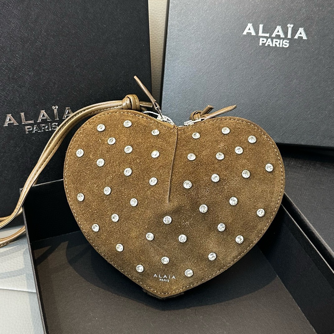 ALaia Diamond Heart Handbag - Image 9