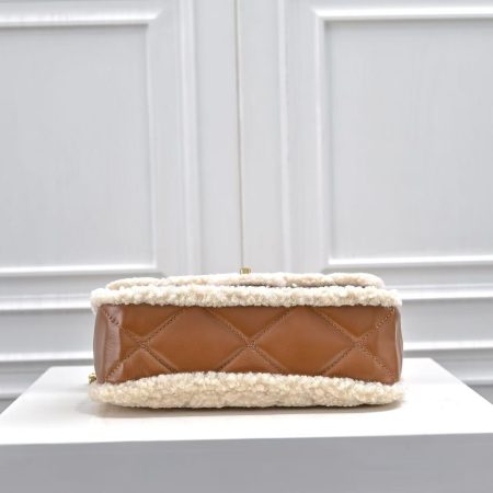 Chanel Autumn and Winter Series Flap Bag - Image 4