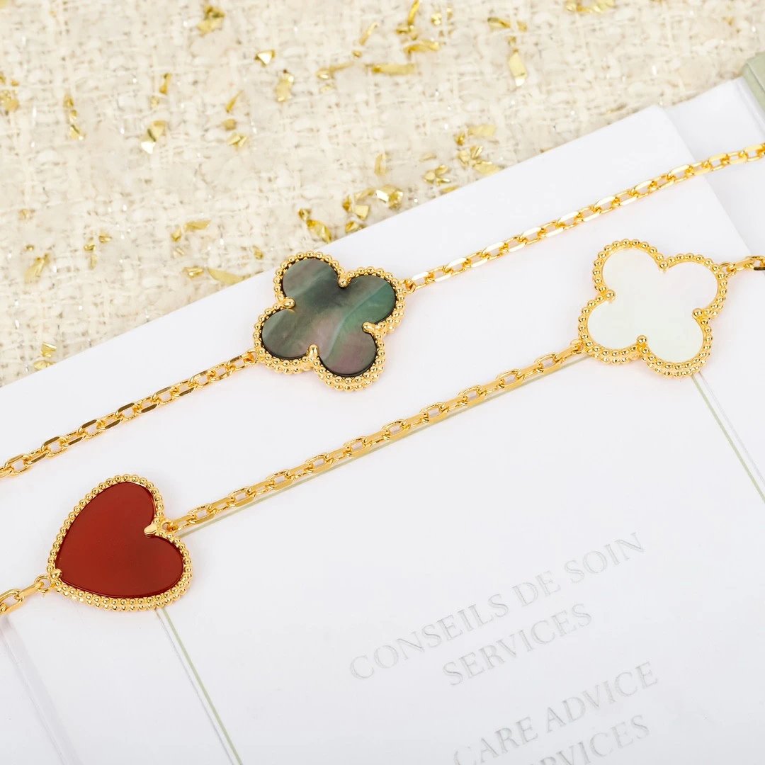 Van Cleef&Arpels VCA Multi-element Necklacce - Image 3