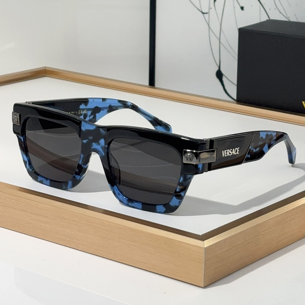 Versace Outdoor Sunglasses Top Quality - Image 4