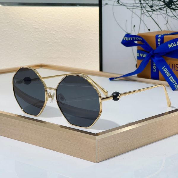 LV  Lrregular Shape Fashion Sunglasses  Top quality
