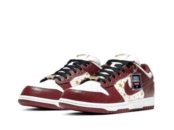 Supreme x Dunk SB Low “ Barkroot Brown"