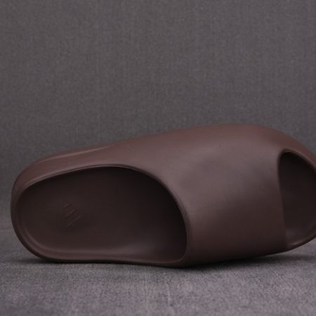 Yeezy Slide Soot G55495 - Image 6