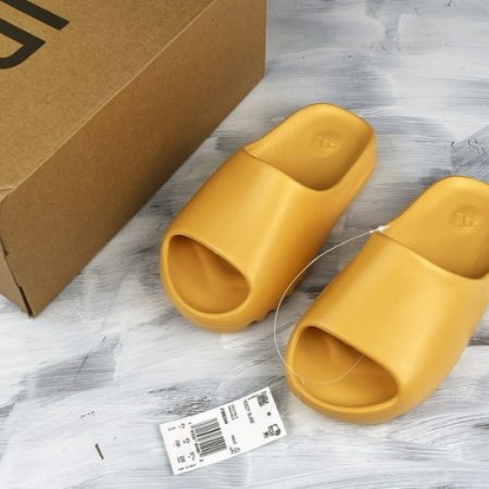 Yeezy Slide Desert Sand FW6344 - Image 4