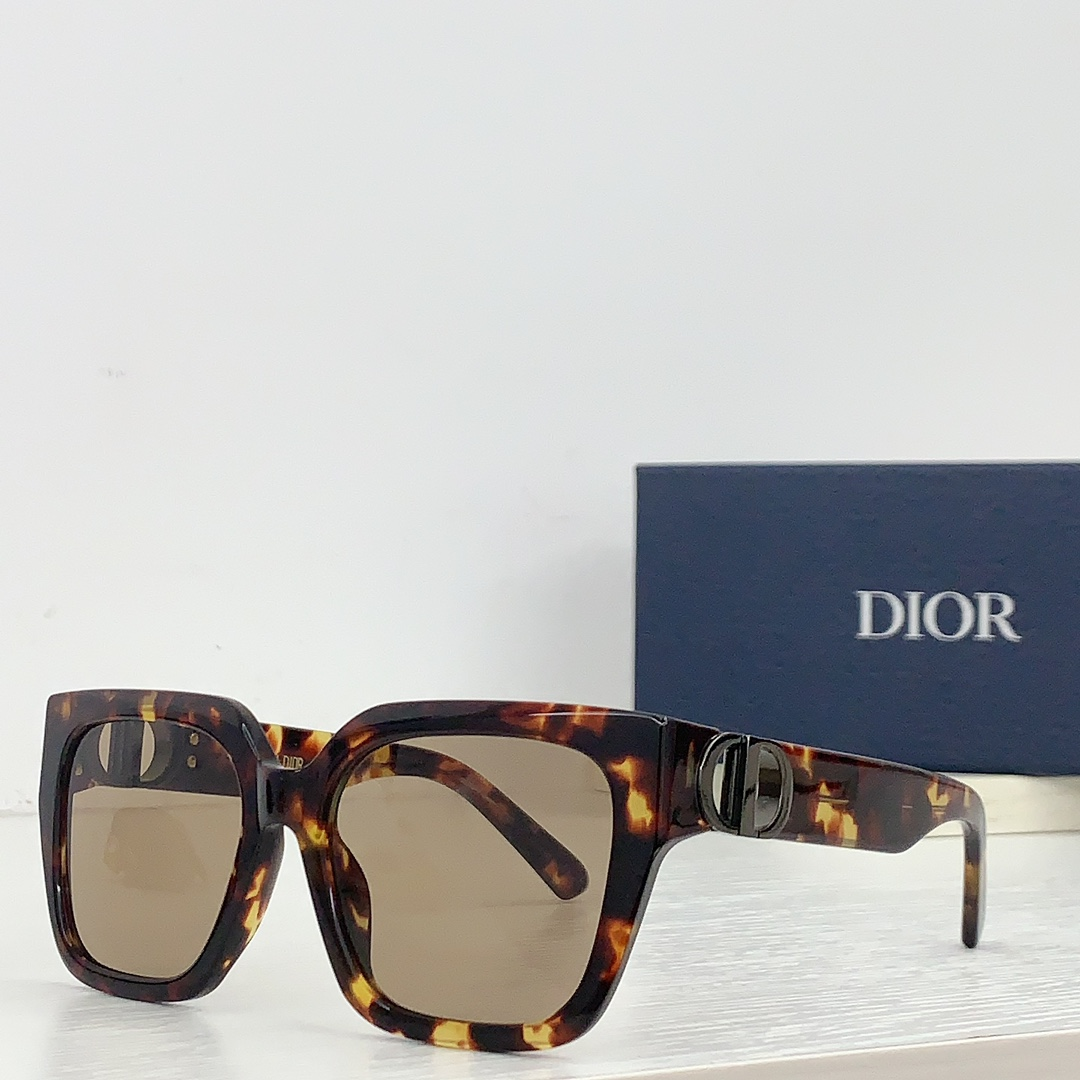 Dior Sun Protection Sunglasses Top Quality - Image 3