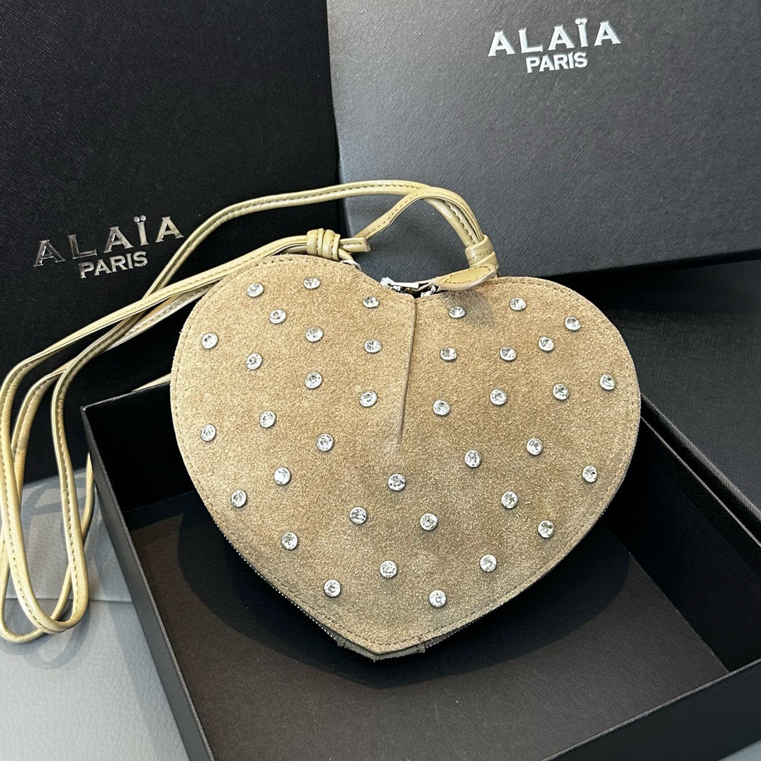 ALaia Diamond Heart Handbag - Image 10