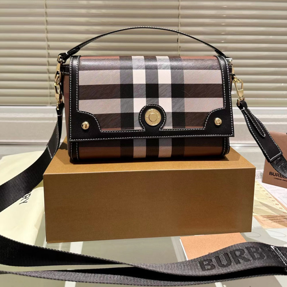 Burberry Flip Magnetic Buckle Bag - Image 4