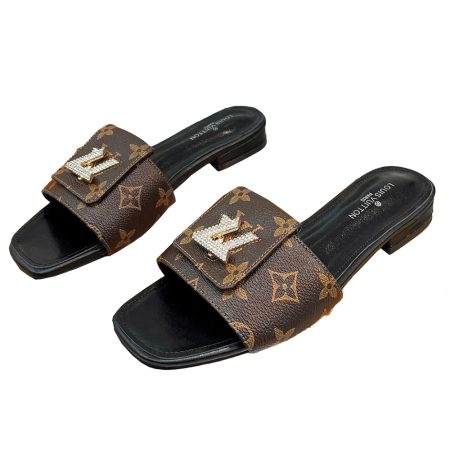 LV Comfortable Leather Flip-fFops  Slide Sandal - Image 1