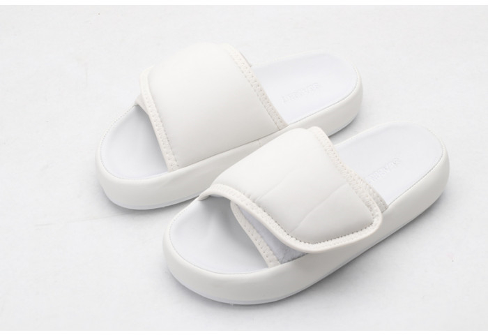 Yeezy Slide 4 - Image 1
