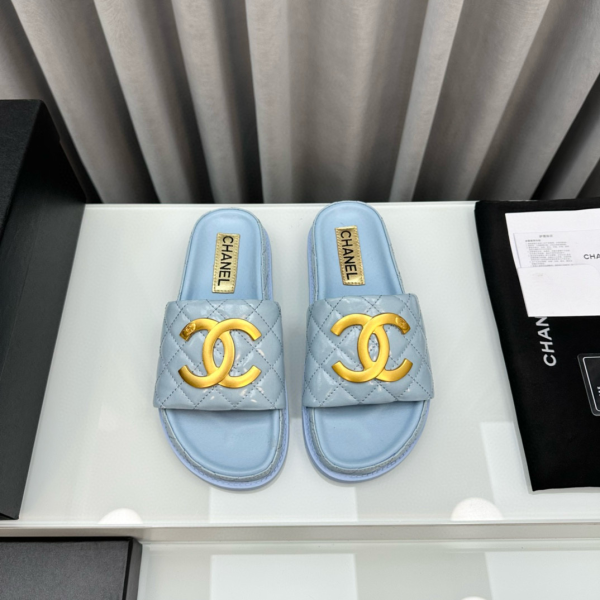 Chanel Gold Label Flat Bottom Fashion Sandals Slide