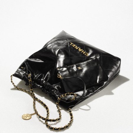 CHANEL 22 HANDBAG Shiny Calfskin & Gold-Tone Black - Image 2
