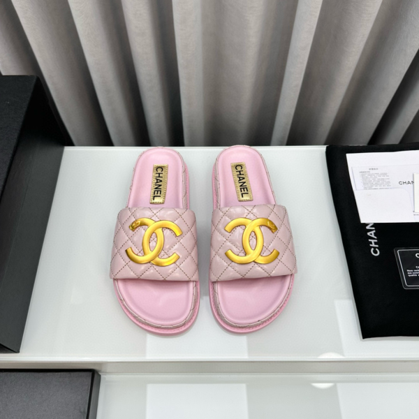 Chanel Gold Label Flat Bottom Fashion Sandals Slide