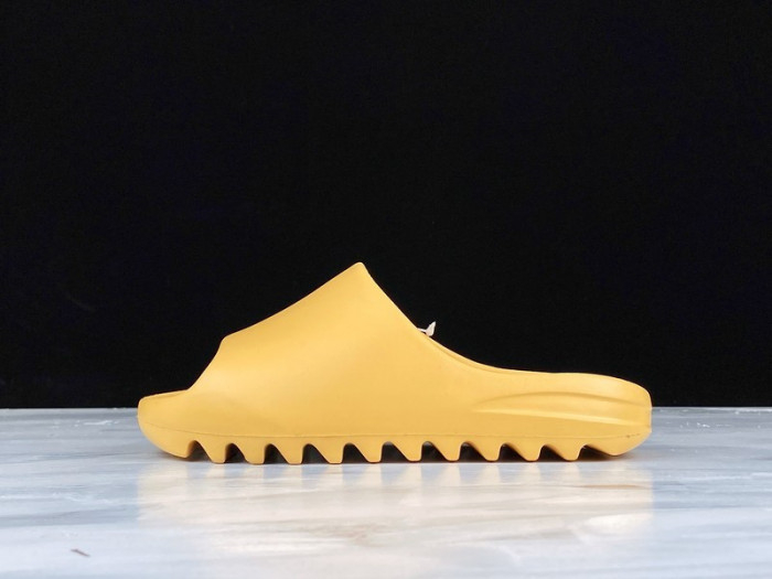 Yeezy Slide Desert Sand FW6344 - Image 2