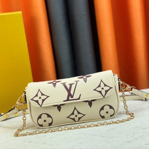 LV Leather Baguette Shoulder Handbag M82210&M81911