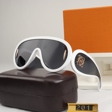 Loewe Sunglasses Top Quality - Image 1
