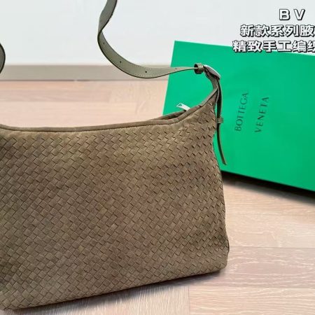 Bottega Bv Woven Underarm Bag - Image 4