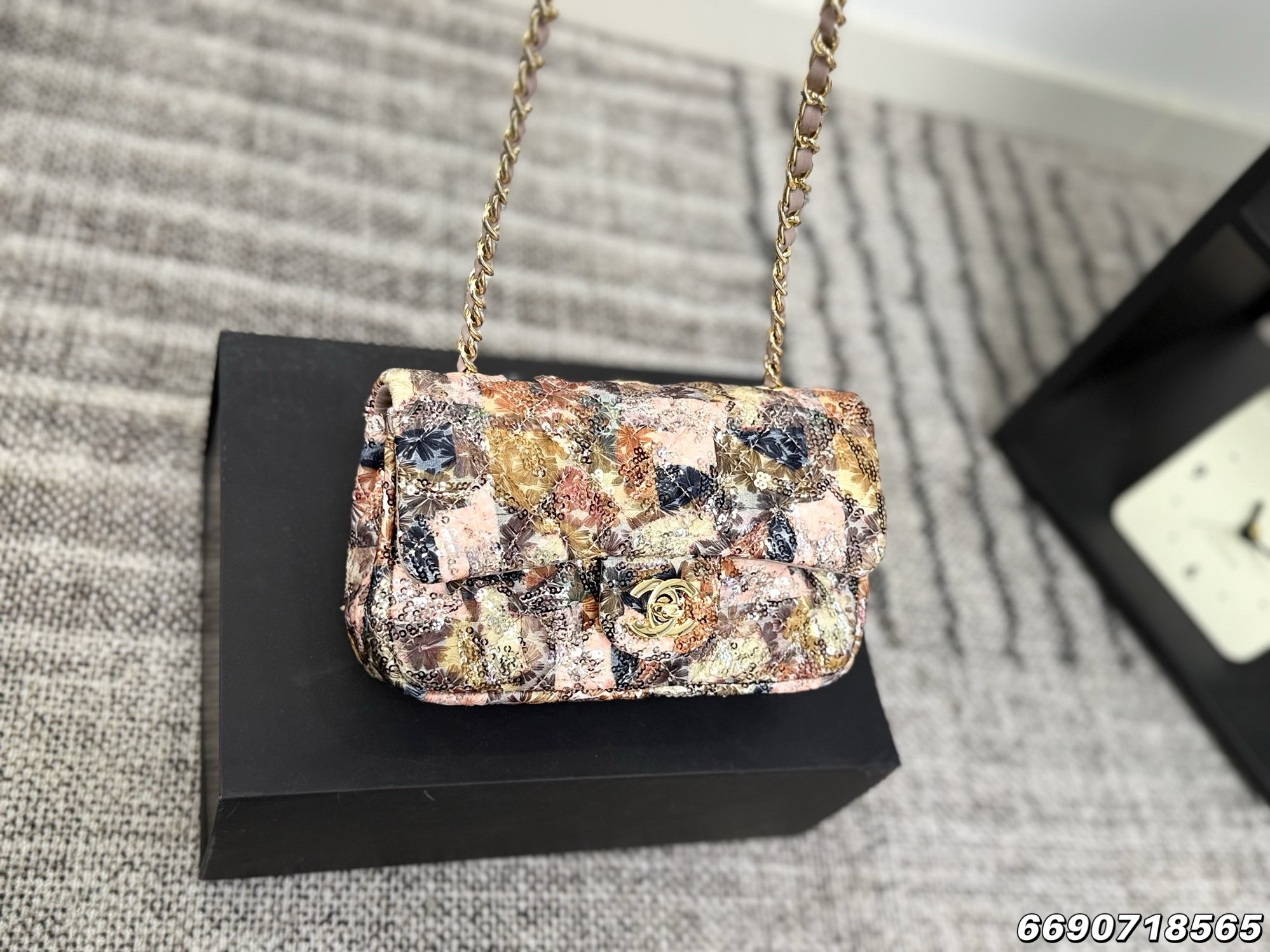 Chanel Sequined CF Chain Bag - Image 4