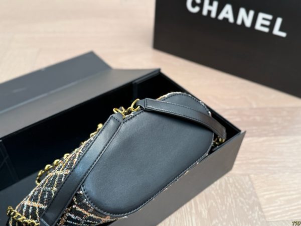 CHANEL Classic Flap Bag