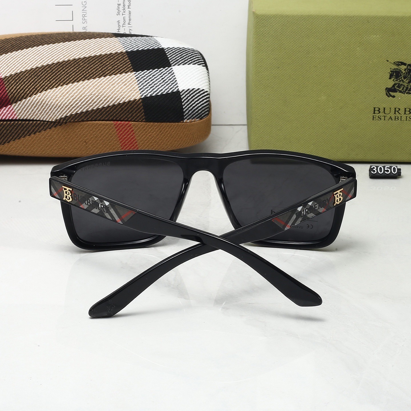 Burberry Fashionable Sunglasses - Image 8