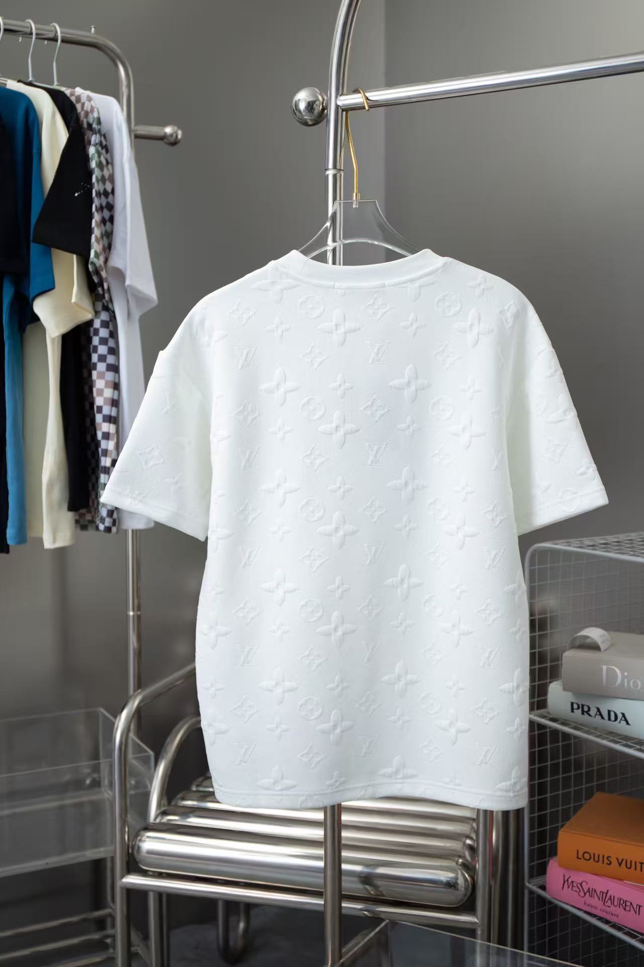 LV T Shirt Clothing - Image 2