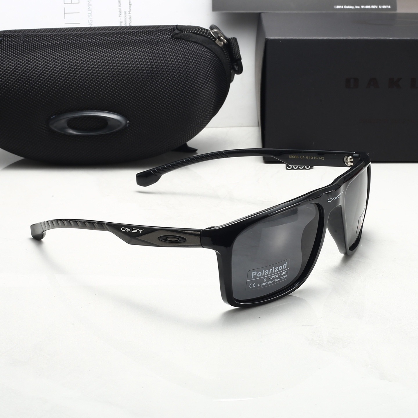 Oakley Fashionable Sunglasses - Image 8