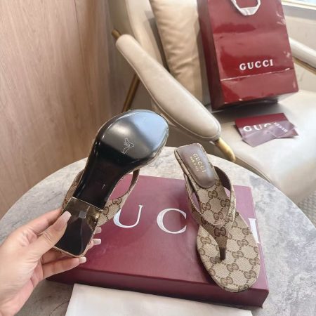 Gucci Women's Vittoria Thong in Sand and Brown GG Canvas - Image 6