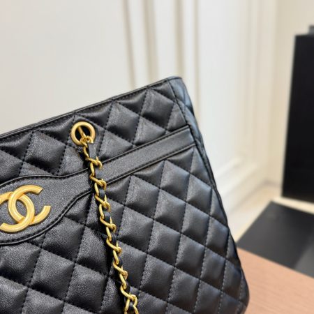 Chanel Quilted Tote Bag - Image 5