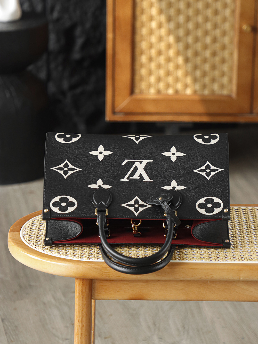 LV OnTheGo MM Bicolor Monogram Empreinte Bag - 10A Mirror Version - Image 6