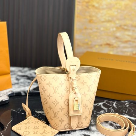 LV AII IN BB25ss Bucket Bag - Image 3