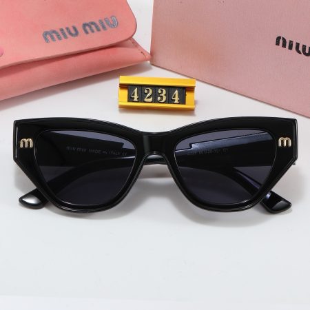 Miu Miu Fashionable Sunglasses - Image 7