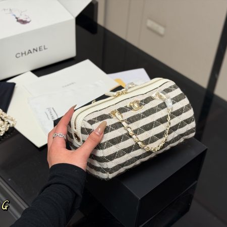 Chanel Clutch With Chain Bag - Image 5