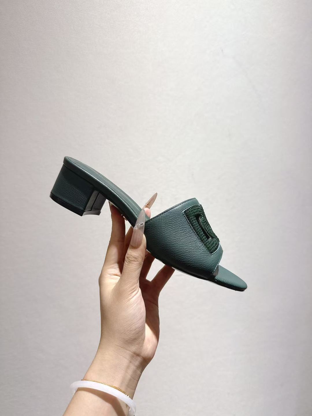 Dolce Gabbana  Chunky-Heel Sandals - Image 9