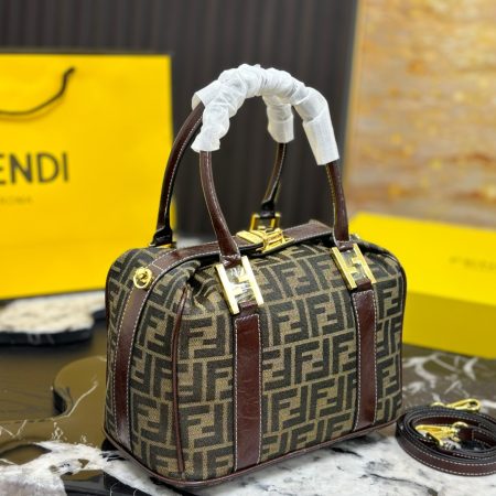 Fendi Baguette Handbag - Image 3