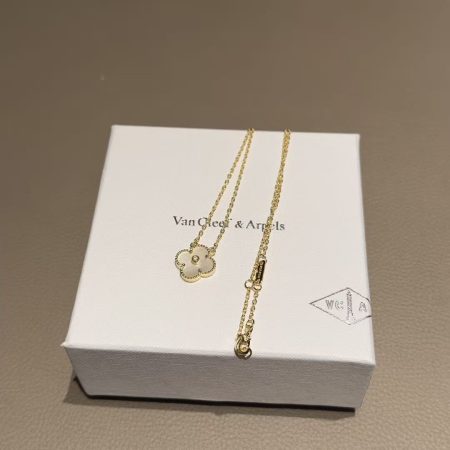 Van Cleef&Arpels VCA alhambra Natural rhodonite Necklace - Image 1