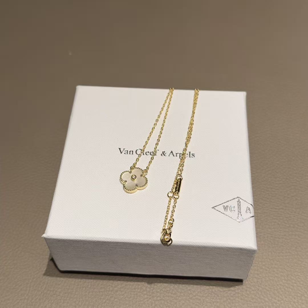 Van Cleef&Arpels VCA alhambra Natural rhodonite Necklace - Image 1