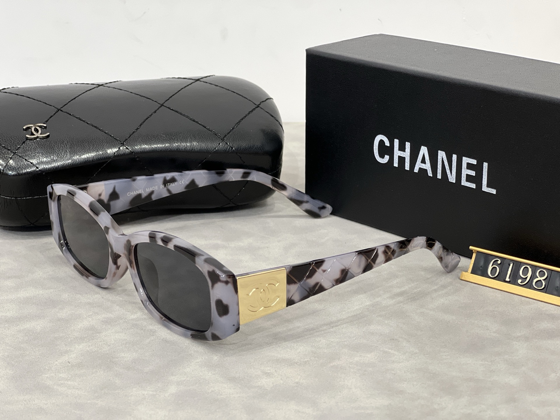 Chanel Fashionable Sunglasses - Image 3