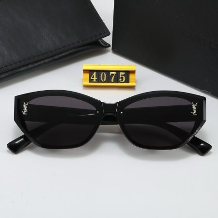 Saint Laurent Fashionable Sunglasses - Image 7