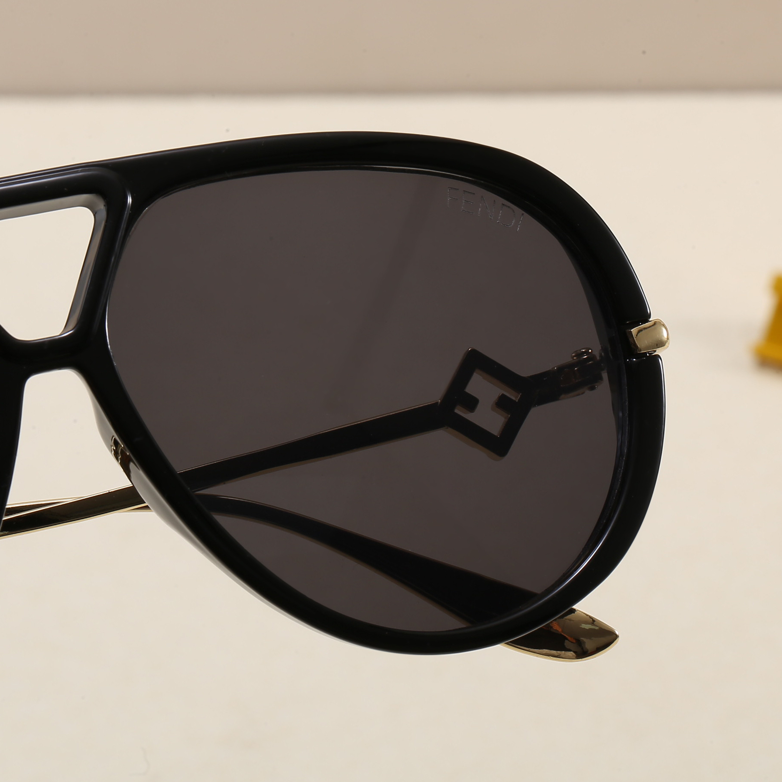 Fendi Fashionable Sunglasses - Image 11