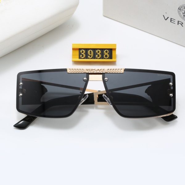 Versace Fashionable Sunglasses