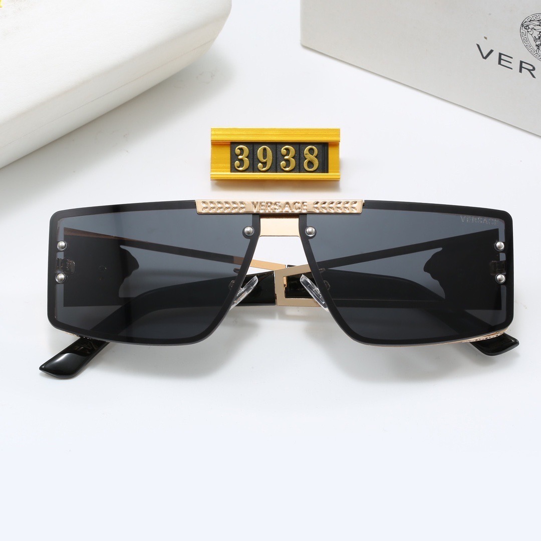 Versace Fashionable Sunglasses - Image 7