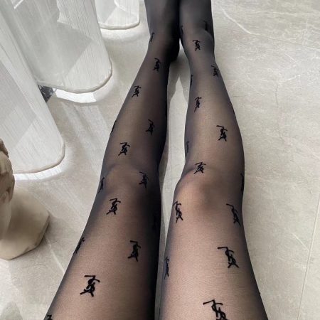YSL Velvet Stockings Take Europe and America by Storm