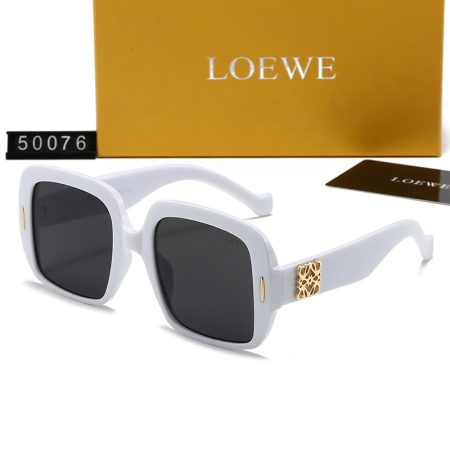 LOEWE Fashionable Sunglasses - Image 4