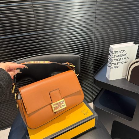 Fendi Baguette Bag - Image 4